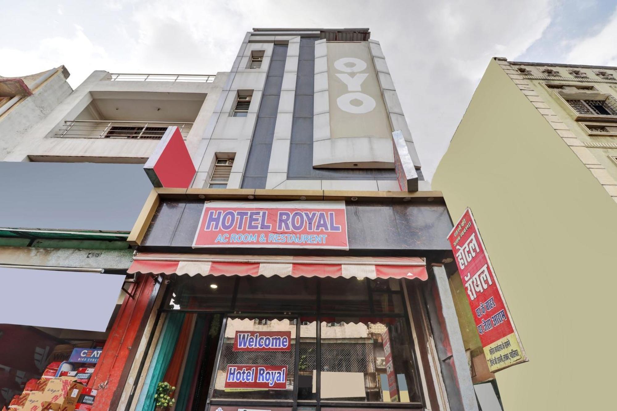 Capital O Royal Inn Near Laskar Gwalior Exterior photo